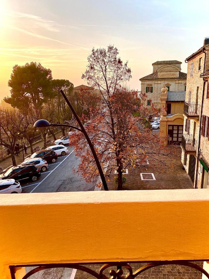 B&B Terrazza Sul Borgo Mogliano Exterior foto