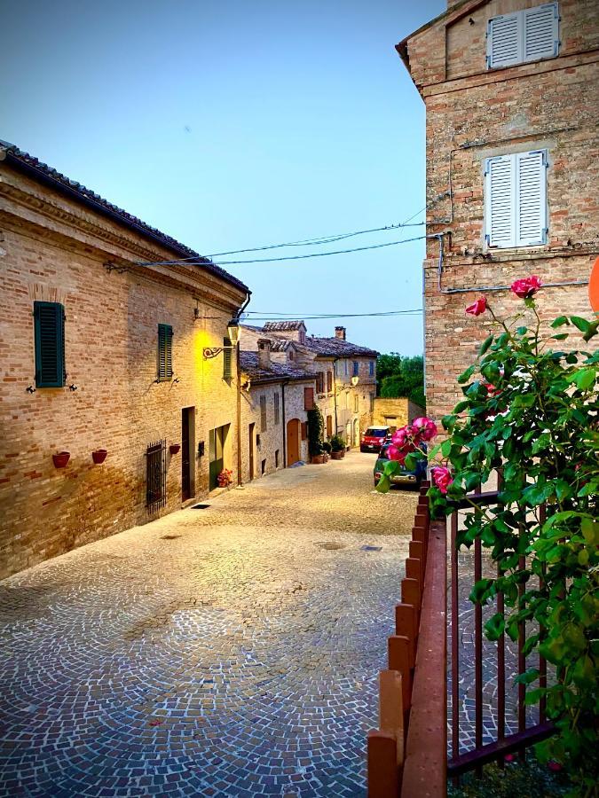 B&B Terrazza Sul Borgo Mogliano Exterior foto